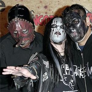 slipknot_855_18959884_0_0_7014437_300.jpg